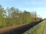RTB Cargo mit 266 022-3 alias PB18 zieht einen langen Containerzug durch Hoeselt von Aachen-West kommend Richtung Hasselt.