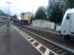 Die 186 422-2 der Rurtalbahn mit einem Güterzug bei der Ausfahrt aus Königswinter in Richtung Koblenz , DEN 20.06.2015