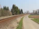 231 012 fuhr mit 155 110 (WFL) am 28.03.20 wieder einen Holzzug von Triptis nach Saalfeld und weiter nach Kaufering. Hier ist der Zug bei Neustadt an der Orla zu sehen.