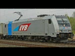 185 680-6 mit Containerzug in Fahrtrichtung Sden durch Eschwege West.