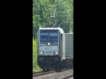 185 680-6 zieht ihren Containerzug in Richtung Norden.