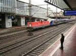 Eine Lok der HLB (Hessische Landesbahn) zieht drei Flirt Einheiten der Cantus Verkehrs Ges.