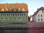 Drei Loks der Mittelweserbahn durchfahren am 25. Juli 2010 den Bahnhof Kronach in Richtung Ludwigsstadt.