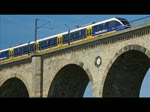 Ein Talent der NWB verlsst Altenbeken ber das Viadukt.