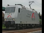 185 538-6 mit einem leeren Autotransportzug in Fahrtrichtung Sden durch Ludwigsau-Friedlos.