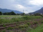 Eine (etwas) ltere Zugspitzbahn nach der Ausfahrt in  Garmisch-Partenkirchen