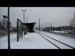 FRET 437001 rollt mit abgesenkten Stromabnehmer durch Dresden-Reick Richtung Dresden Hbf. 21.01.2014