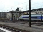 Doppeleinheit bestehend aus einem TGV Atlantique/Rseau und einem TGV POS verlsst am 22.06.08 den Bahnhof von Metz in Richtung Paris.
