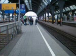 Ein- und Ausfahrt eines TGV POS in Karlsruhe.