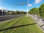 Frankreich, Languedoc, Hérault, Montpellier, Citadis 401 Alstom der Tramlinie 1, auf dem Weg vom Odysseum zur Mosson, zwischen den Stationen Hauts de Massane und Saint-Paul.