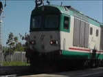 Regionalzug mit D445 1111 am 19: Oktober 2012 beim Halt in der Stazione di Rionero-Atella-Ripacandida.