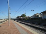 1.8.2010 8:05 FS ETR 460 als EurostarItalia (ES*) aus Genova Brignole nach Roma Termini bei der Durchfahrt durch den Bahnhof Cecina.