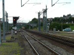 E-lok 3009 fhrt aus Richtung Lttich in den Bahnhof von Gouvy (B) ein.