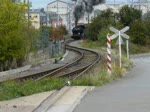 Dampflok  Energie  507 ist in Petingen abgefahren und nimmt den Anstieg Prnzebierg in Richtung Fond de Gras in Angriff.    13.09.2009