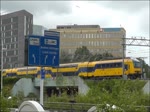 Ein Nieuwe Intercity Dubbeldekker (NID) der Intercity-Verbindung Leiden Centraal - Alphen aan den Rijn - Woerden - Utrecht Centraal am 9. Juli 2015 in Leiden.