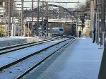 ICE Frankfurt - Bruxelles-Midi rauscht mit 100 km/h durch den Bhf von Welkenraedt. Links erkennt man die abgestellte 1601 und rechts auf dem Bahnsteig zwei weitere  schussbereite  Bahnfotografen. Aufgenommen am 11/01/2009