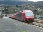 NSB 18 2257 verlsst am 29.10.2011 Arna mit einem Regiontog (IC) in Richtung Voss, Myrdal, Drammen und Oslo S. Leider sind die Windgerusche etwas laut, aber das lsst sich halt leider kaum vermeiden...