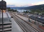 Triebzug NSB Type 74 - Nummer 533 auf Gleis 1 am Lillehammer Bahnhof (Norwegen).