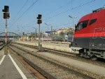 BB Railjet 1116 219-5 (ohne Spirit) mit seinem OIC bei der Abfahrt aus Wien West.