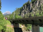 railJet 865 nach Wien Hbf mit Schublok 1116 152 bei der Überfahrt über die Pitztaler Ache Brücke nahe Imst-Pitztal in der Inn Schlucht. Aufgenommen am 01.06.2020