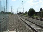 CAT-Verkehr an der Station Wien Zentralfriedhof. Erst 1116 142-9 vom Flughafen nach Wien Mitte zum City Air Terminal und dann der Gegenzug mit 1116 141-1. Aufgenommen am 23.08.2009.