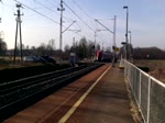 EN76-029 mit ein KW-Zug von Zbaszynek nach Poznan Glowny bei abfahrt von Haltestelle Satopy, 9.02.2020