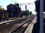 EN76-040 mit KW 77242 von Zbąszynek nach Koło beim Abfahrt von Bahnhof Zbąszyń, 30.05.2020