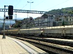 Ein IC aus Brig erreicht Spiez geschoben wird er von der Re 460  SF Schweizer Fernsehen . 2.9.07
