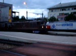 Die Re 4/4 185 und 187 verlassen mit einem Ambrogio-Zug am 28.07.2007 Spiez in Richtung Ltschberg.