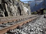 Eine Re 420 macht mit ihrem Regio nach Goppenstein Halt in Lalden am 17.10.2007