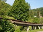 Bözenegg-Eriwis Bahn auf dem Verbindungsviadukt von der Verladerampe.
