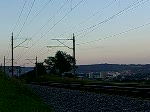 InterRegio nach Basel SBB gefhrt von einer Re 4/4 II, die lange EC-Komposition war um diese Zeit fast leer. Gefilmt bei Umiken am 21.6.08