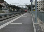 Einfahrt des REX in Goldach, der Zug musste hier stoppen, weil in Rorschach ein Mann von einem Gterzug berfahren wurde (Quelle: bahnonline.ch).