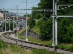 RE 460 legt sich bei St. Gallen Bruggen in die Kurve.