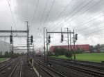 Bei viel Regen am 09. Oktober 2019 musste RE 460 in Richtung Langenthal abgewartet werden. 