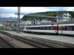 Schweiz 2012 - Am Nachmittag des 21.06.2012 war eine Werbelok etwas eingeklemmt nach Brig unterwegs.