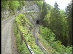 Berner Oberland 2004 (VHS-Archiv) - SBB Brnig 101 961-1  Horw  hat in Meiringen den Golden Pass Panoramic der Gegenrichtung abgeholt und bringt ihn nach Luzern.