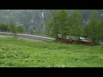Graubnden 2010 - Aus Tirano folgt ein weiterer Regionalzug und schlngelt sich durch die Kehrschleife in Alp-Grm.