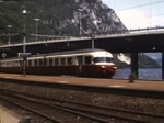 RAe TEE II bedient im Juni 1980 die Strecke von Zürich nach Mailand. Zu sehen ist er auf der Gotthard Nordrampe und in Melide auf dem Seedamm. (Super-8-Aufnahmen, neue Digitalisierung in verbesserter Qualität, die bisherige Fassung wurde 1408 mal aufgerufen.)
Bitte bisherige Fassung löschen. 