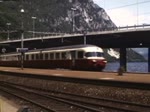 RAe TEE II bedient im Juni 1980 die Strecke von Zürich nach Mailand. Zu sehen ist er auf der Gotthard Nordrampe und in Melide auf dem Seedamm. (Super-8-Aufnahmen, neue Digitalisierung in verbesserter Qualität, die bisherige Fassung wurde 1408 mal aufgerufen.)
Bitte bisherige Fassung löschen. 