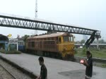 4146 mit dem um 196 Minuten versptetem SP EXP 38 am 16.Mrz 2011 bei der Ausfahrt aus dem Bf.Bang Sue in Richtung Hua Lamphong.