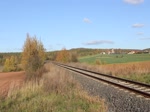 750 708-0 mit dem R 1228 zu sehen am 28.10.19 an einem Bahnübergang bei Lužná u Rakovníka.