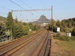 363 010-0 fuhr mit einem Kohlenzug am 21.09.20 durch Želenice n.Bílinou. Video entstand von der Fußgängerbrücke!