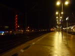 371 015-9 bei der Ausfahrt am 20.12.14 mit einem EC in Dresden Hbf.