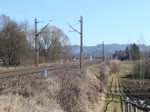 240 047-1 und 240 065-3 zu sehen am 15.02.19 mit einem Kohlezug in Chotikov.