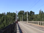 M 400 001 als Os 28449 zu sehen am 15.08.26 in Bechyně. Mit viel Glück das kein Auto auf der Brücke Kam. Wer das Motiv kennt, weiß es können Fahrzeuge neben dem Zug fahren. Bei größern Fahrzeugen wäre der Zug v ...