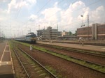 431-282 fährt mit einem Schnellzug in Debrecen ein, 10.7.16