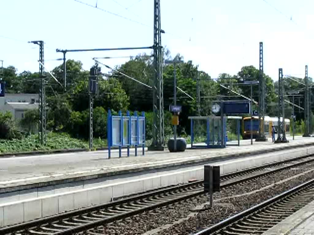 Triebwagen VT 650... der  ODEG  fhrt in Bahnhof Ludwigslust ein 01.08.2009