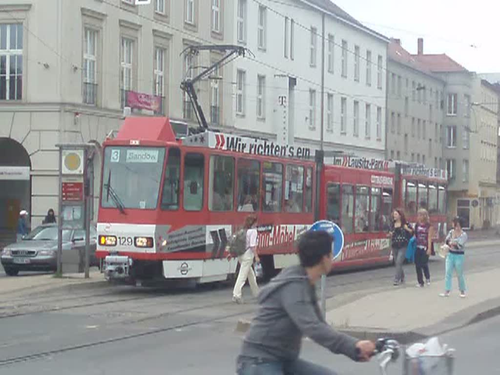 Tw 129 fhrt am 29.08.08 auf der Linie 3 nach Sandow .