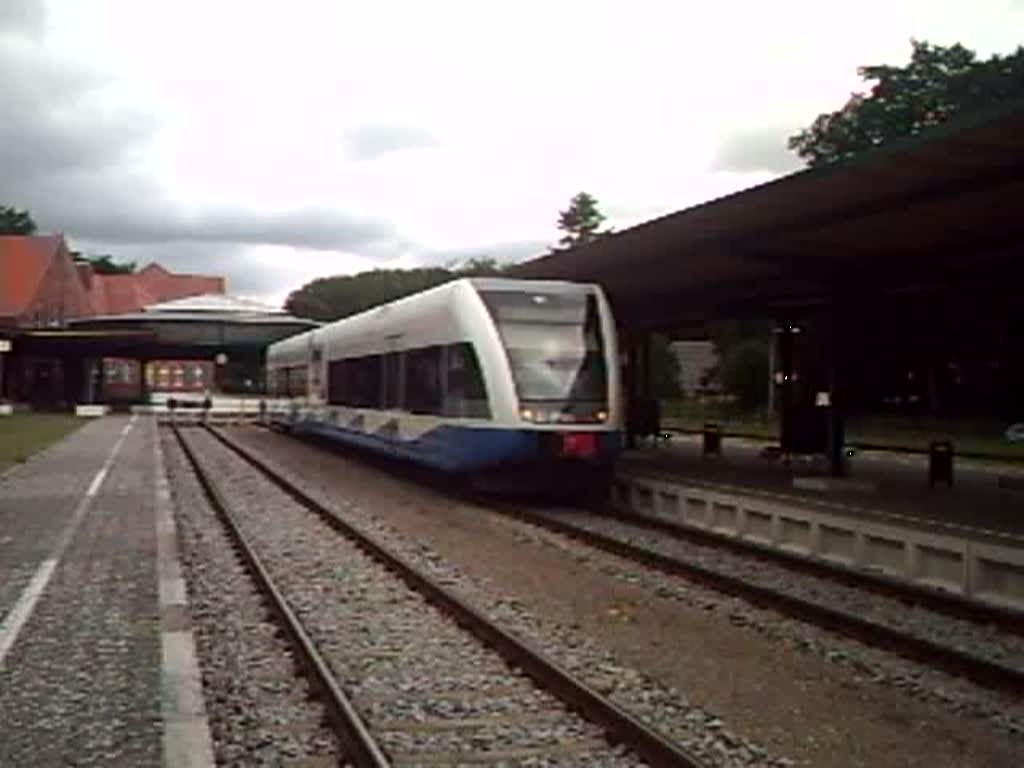 UBB24966 von Ahlbeck Grenze nach Wolgast bei der Ausfahrt im Bahnhof Seebad Heringsdorf